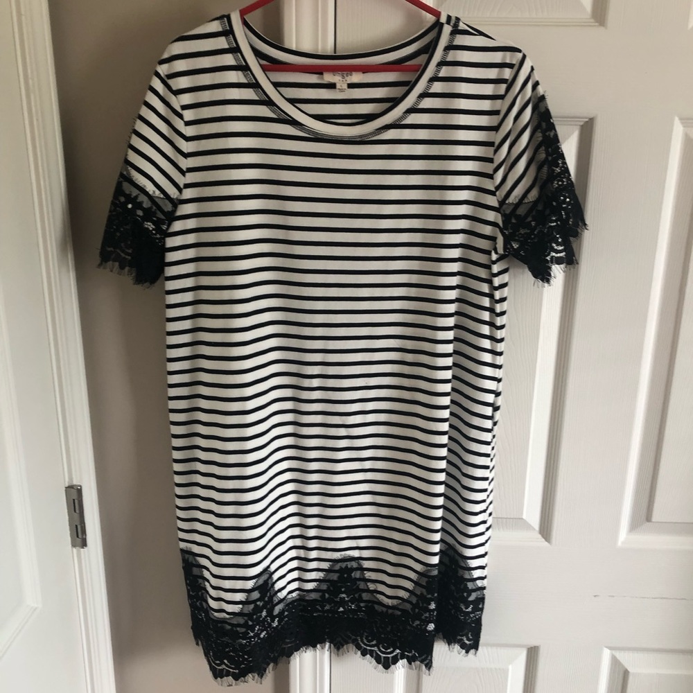 Umgee lace trimmed dress